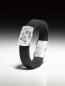 Preview: Schwarzes Lederarmband mit rechteckiger Pfötchenabdruckplatte